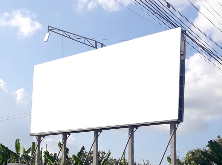Outdoor e Storytelling Visual: Como Criar Narrativas Cativantes em Espa&ccedil;os Limitados