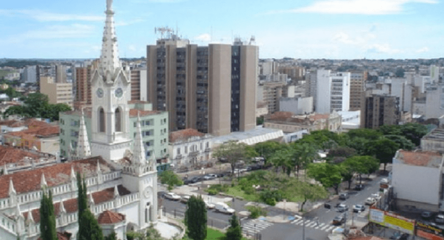 CONSTRU&Ccedil;&Atilde;O PLACA DE OUTDOOR EM UBERABA
