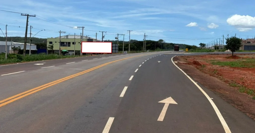 paracatu-cidade-outdoor-placa-painel-comunicacao-visual-midia-ooh-rodovia-mg-188-entrada-do-bairro-jardim-europa-sentido-guarda-mor-088am