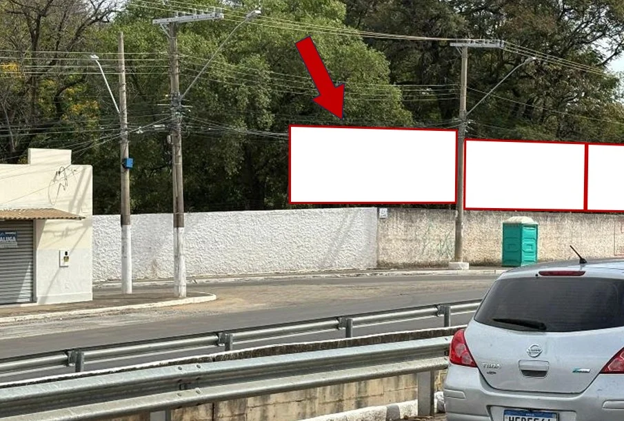 governador-valadares-cidade-outdoor-placa-painel-comunicacao-visual-midia-ooh-avenida-veneza-muro-da-associacao-ferroviaria-rio-doce-esquina-luis-ensch-proximo-sesc-119dm
