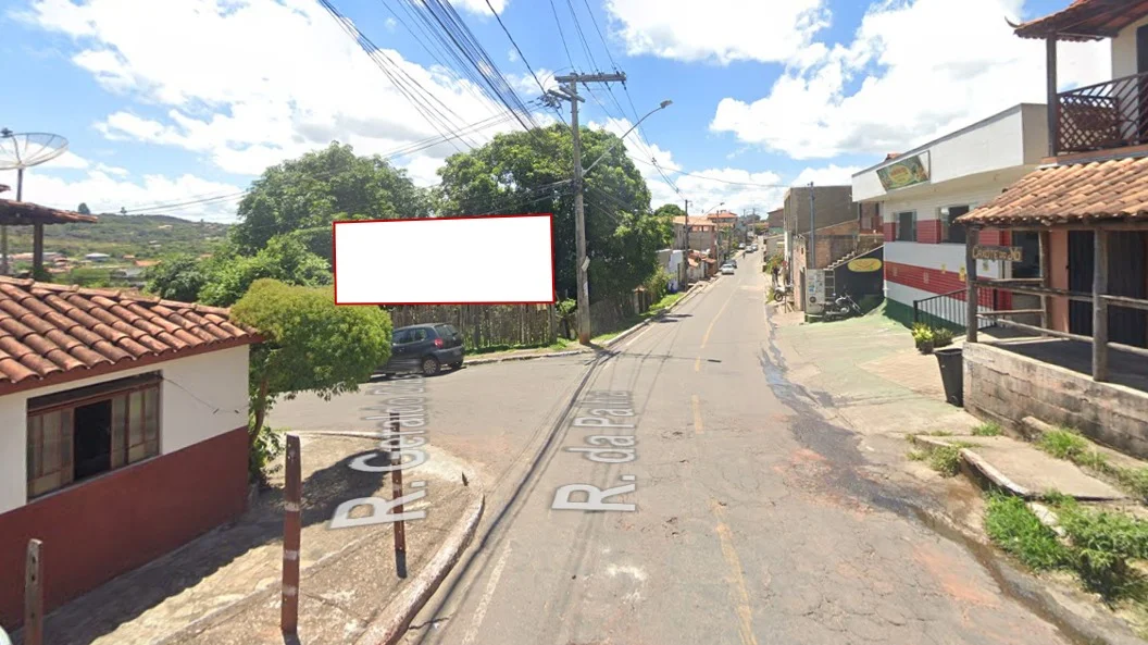 diamantina-cidade-outdoor-placa-painel-comunicacao-visual-midia-ooh-palha-rua-frente-sacolao-470sm