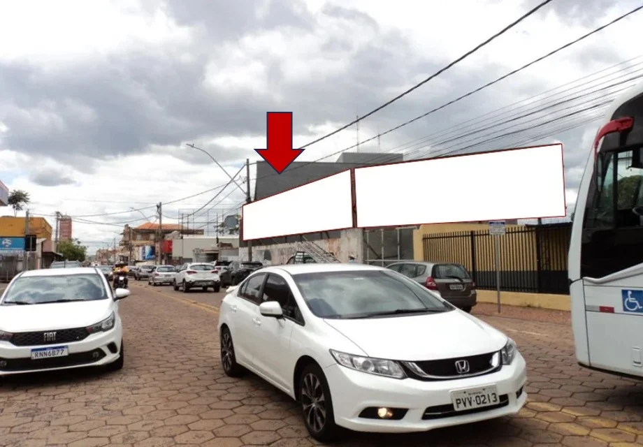 uberaba-cidade-outdoor-placa-painel-comunicacao-visual-publicidade-impulso-house-rua-sao-benedito-de-frente-posto-zema-74op