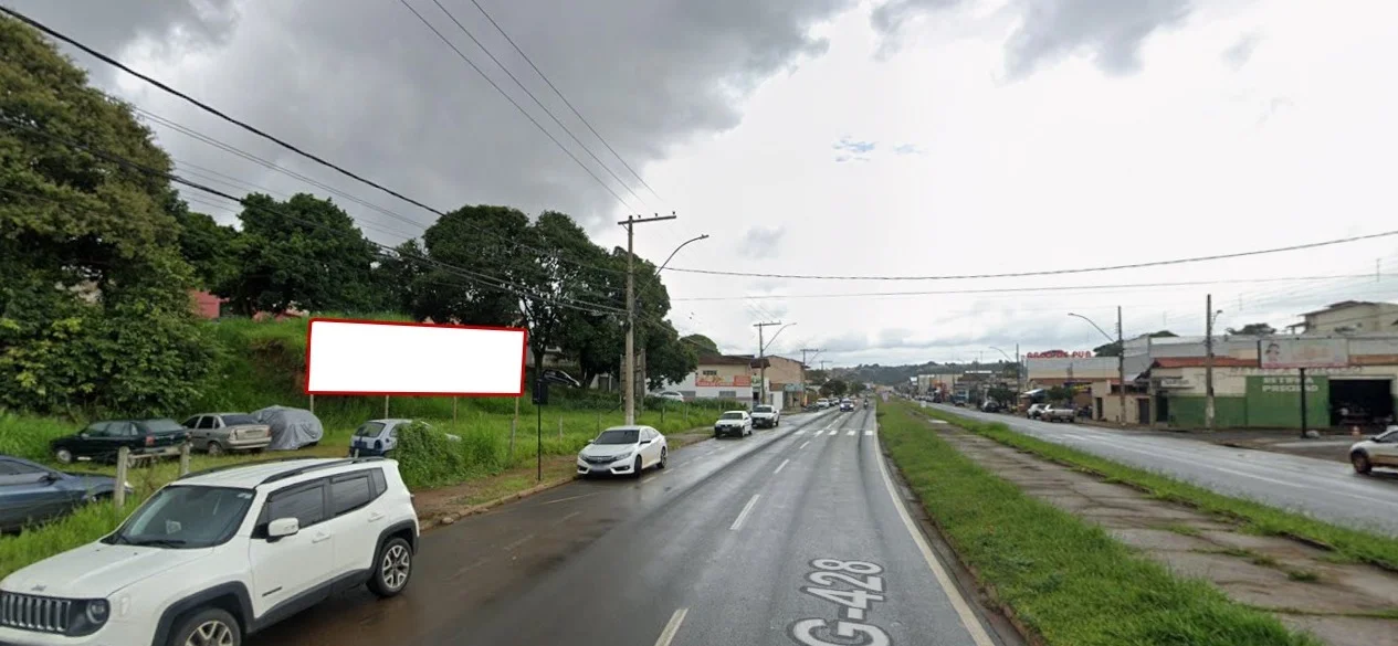araxa-outdoor-placa-painel-comunicacao-visual-midia-ooh-ao-lado-do-laboratorio-775zg
