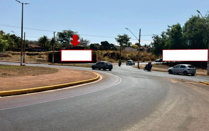 ituiutaba-cidade-outdoor-placa-painel-comunicacao-visual-joao-jose-dib-esquina-rua-25-pista-caminhada-61mi