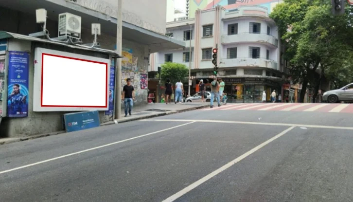 cidade-banca-placa-painel-comunicacao-visual-midia-ooh-esq-curitiba-252bh