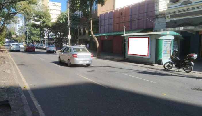 cidade-banca-placa-painel-comunicacao-visual-midia-ooh-maranhao-funcionarios-savassi-318bh