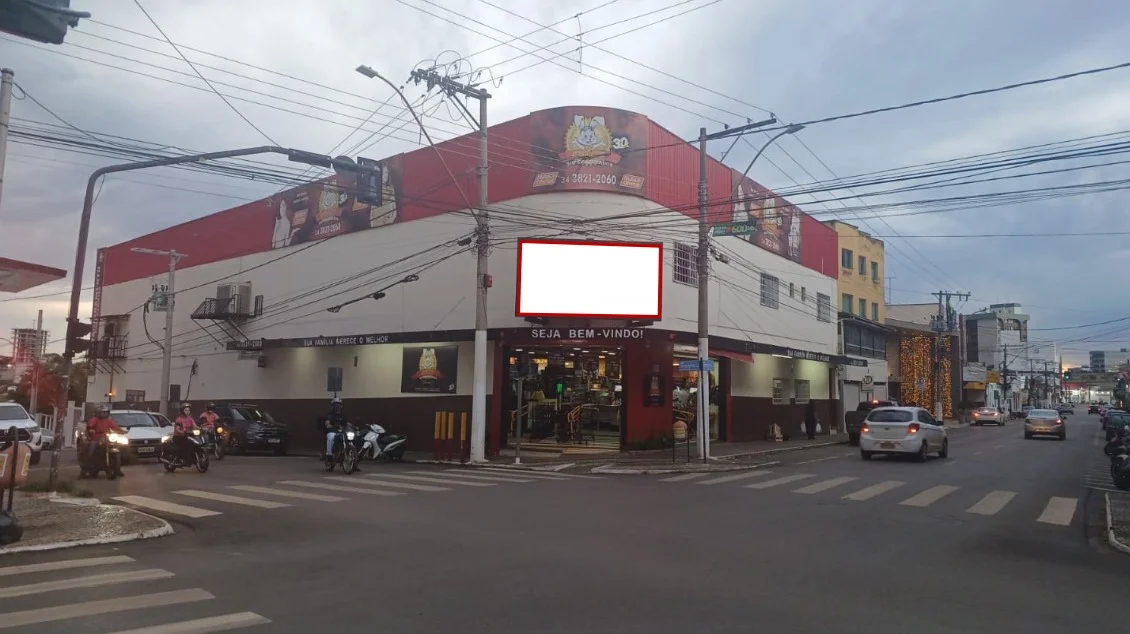 painel-led-cidade-outdoor-placa-comunicacao-visual-midia-publicidade-patos-de-minas-rua-agenor-maciel-mercado-municipal-centro-187mip