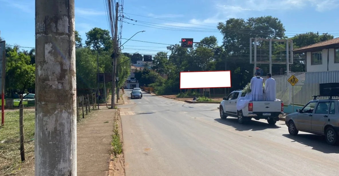 paracatu-cidade-outdoor-placa-painel-comunicacao-visual-midia-ooh-70am