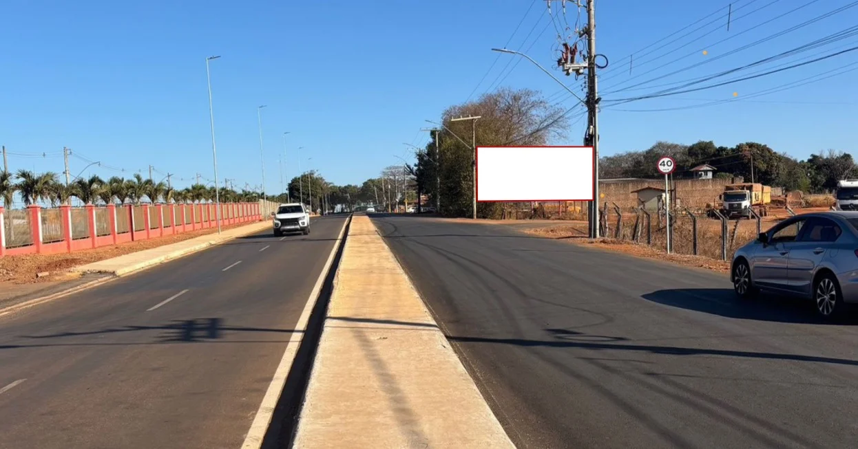 paracatu-cidade-outdoor-placa-painel-comunicacao-visual-midia-ooh-660am