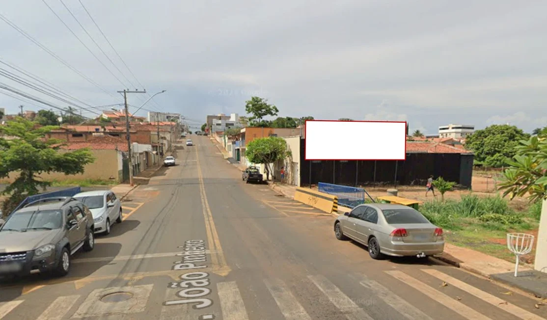 monte-carmelo-cidade-outdoor-placa-painel-comunicacao-visual-midia-ooh-av-joao-pinheiro-em-frente-a-motocar-veiculos-500te