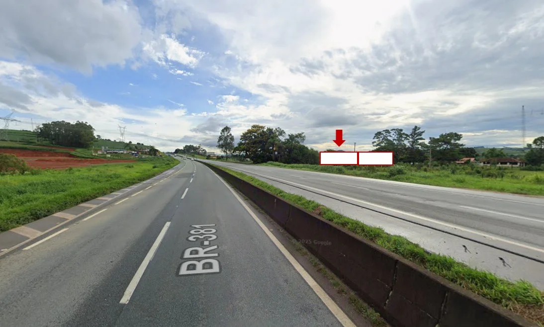 pouso-alegre-rodovia-fernao-dias-br-381-km-841-proximo-ao-laticinio-piracanjuba-sentido-pouso-alegre-painel-comunicacao-visual-midia-ooh-205pp