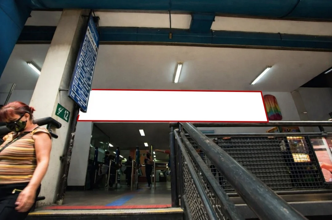 uberlandia-cidade-top-sight-outdoor-placa-painel-comunicacao-visual-midia-ooh-painel-saida-das-plataformas-terminal-central-12gmi